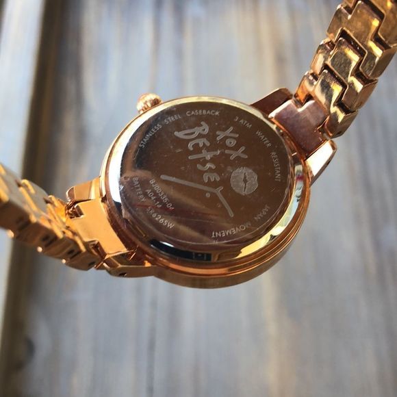 BETSEY Johnson Crystal Gold Tone Slim Band Watch! EUC - Picture 10 of 12